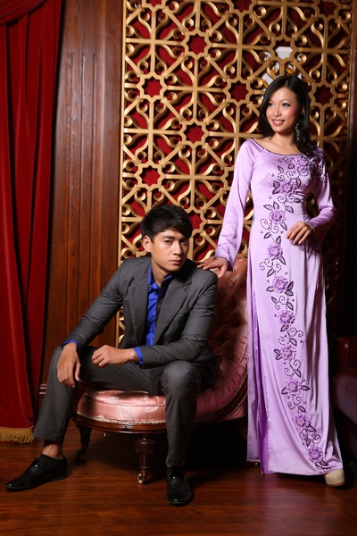 Mỹ Uyên tình tứ bên Ngọc Thuận trong căn nhà triệu đô - 1 Mỹ Uyên tình tứ bên Ngọc Thuận trong căn nhà triệu đô - 1