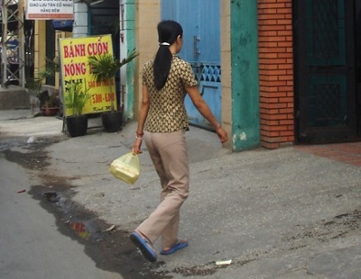 Hộp xốp đựng thức ăn… ngập phố   - 6