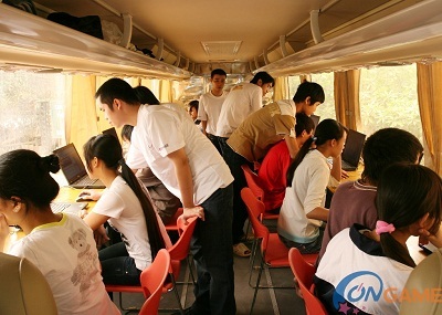 Hành trình từ thiện Ongame lại lăn bánh cùng siêu xe Roadshow - 5 Hành trình từ thiện Ongame lại lăn bánh cùng siêu xe Roadshow - 5