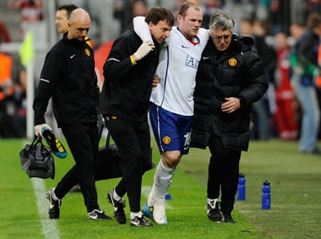 Rooney dính chấn thương mắt cá chân - 1