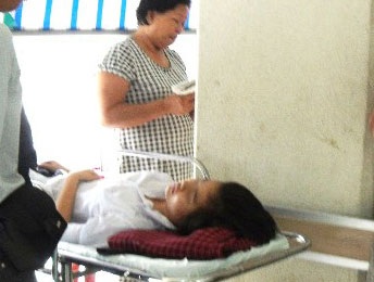 Nữ sinh lớp 8 bị đánh bất tỉnh đã được xuất viện  - 1 Nữ sinh lớp 8 bị đánh bất tỉnh đã được xuất viện  - 1
