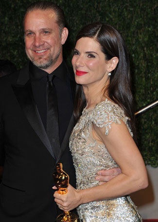 Chồng Sandra Bullock bị đồn đi cai nghiện sex - 3 Chồng Sandra Bullock bị đồn đi cai nghiện sex - 3