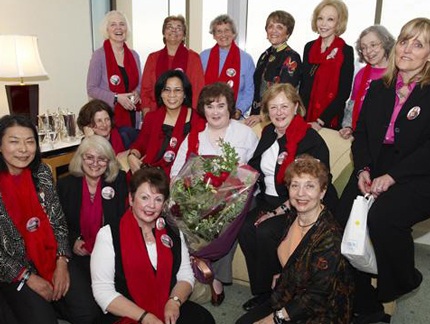 Susan Boyle nhận quà sinh nhật là 4 triệu bảng Anh - 1