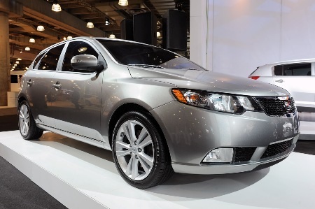 Kia ra mắt xe Forte Hatchback - 2