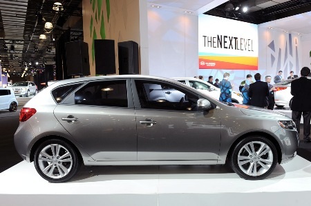Kia ra mắt xe Forte Hatchback - 5