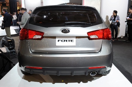 Kia ra mắt xe Forte Hatchback - 9