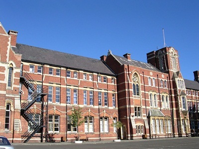 Học bổng 100% học phí tại trường nội trú Tettenhall, Anh quốc - 2 Học bổng 100% học phí tại trường nội trú Tettenhall, Anh quốc - 2