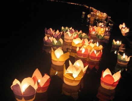 Lung linh hoa đăng trên sông nước Hàm Rồng - 4