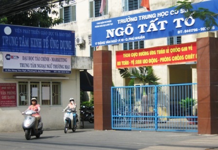 Nam sinh lớp 7 bị đánh hội đồng vì không chịu “cống rượu” - 1 Nam sinh lớp 7 bị đánh hội đồng vì không chịu “cống rượu” - 1