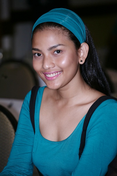 Hương Giang, Hoàng Yến bán tranh làm từ thiện - 9