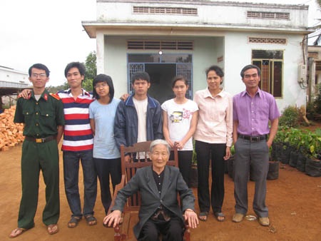 “Thấy con ham học thì không còn gì sung sướng bằng”... - 2 “Thấy con ham học thì không còn gì sung sướng bằng”... - 2