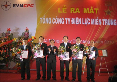 Ra mắt Tổng công ty điện lực miền Trung - 1 Ra mắt Tổng công ty điện lực miền Trung - 1