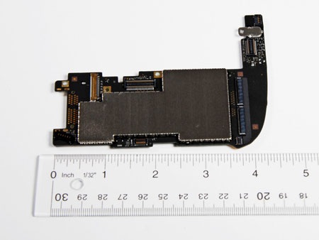 “Mổ xẻ” máy tính bảng iPad - 16