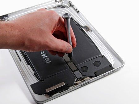 “Mổ xẻ” máy tính bảng iPad - 19