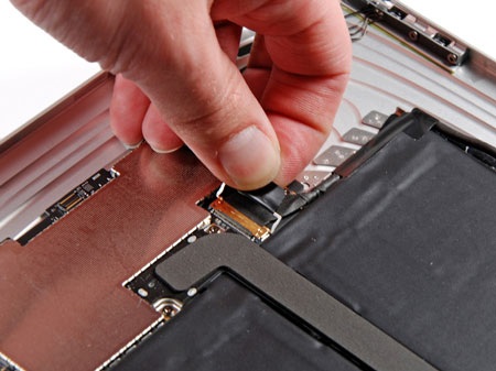 “Mổ xẻ” máy tính bảng iPad - 13