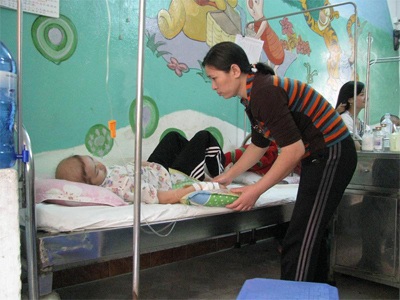 Bé gái 11 tuổi chống chọi với bệnh ung thư xương - 2