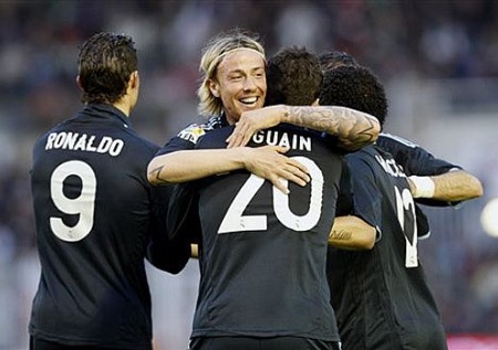 “Song sát” Ronaldo-Higuain đưa Real trở lại ngôi đầu - 1 “Song sát” Ronaldo-Higuain đưa Real trở lại ngôi đầu - 1