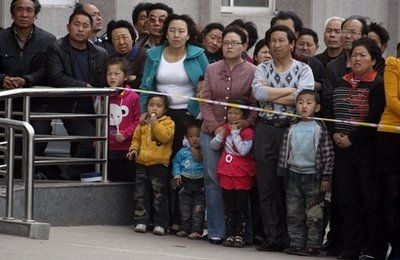 Trung Quốc: 115 thợ mỏ được giải cứu sau 8 ngày mắc kẹt - 6 Trung Quốc: 115 thợ mỏ được giải cứu sau 8 ngày mắc kẹt - 6