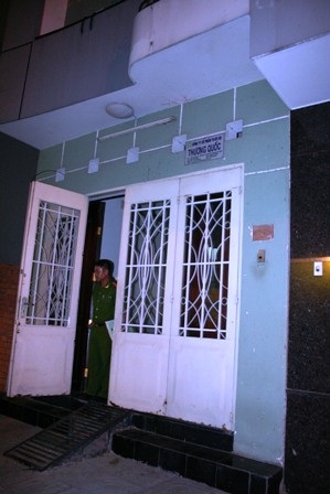 Công binh quân đội “hóa giải” gói quà nghi chứa chất nổ - 1 Công binh quân đội “hóa giải” gói quà nghi chứa chất nổ - 1