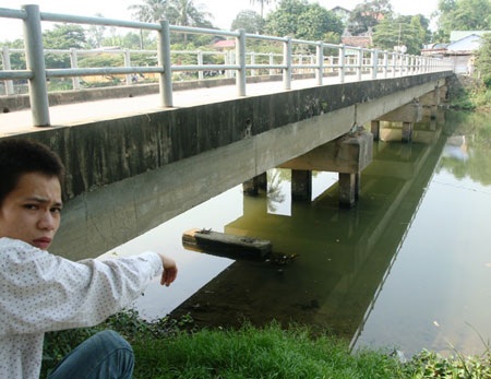 Chết đuối vì lời thách đố 30.000 đồng - 1 Chết đuối vì lời thách đố 30.000 đồng - 1