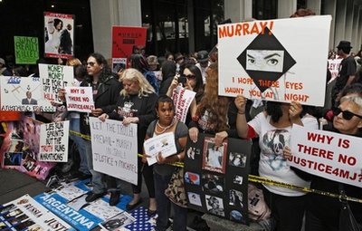 Bác sĩ của Michael Jackson vẫn tìm cách thoát tội - 2