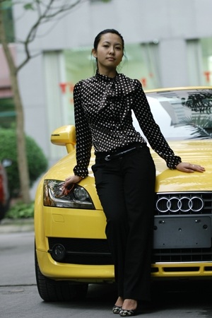 Cá tính Audi TT vàng trên phố - 3