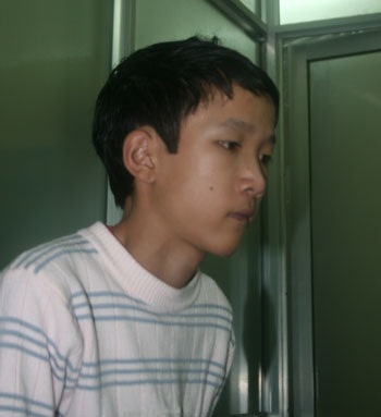 Em bé đánh giày nhập viện chờ phẫu thuật tim - 2 Em bé đánh giày nhập viện chờ phẫu thuật tim - 2