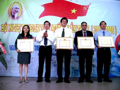 Tôn vinh các tổ chức từ thiện  - 1