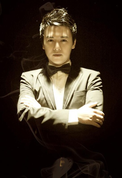 Chùm ảnh khá “sốc” của ca sĩ Phan Anh - 1 Chùm ảnh khá “sốc” của ca sĩ Phan Anh - 1