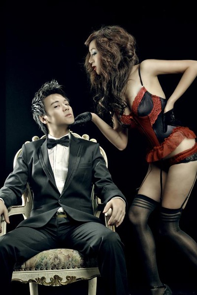 Chùm ảnh khá “sốc” của ca sĩ Phan Anh - 4 Chùm ảnh khá “sốc” của ca sĩ Phan Anh - 4