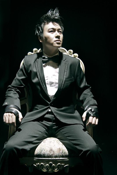 Chùm ảnh khá “sốc” của ca sĩ Phan Anh - 8 Chùm ảnh khá “sốc” của ca sĩ Phan Anh - 8