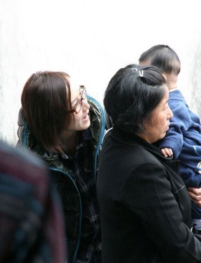 Hồ Tịnh đưa con trai cưng đi chơi - 5