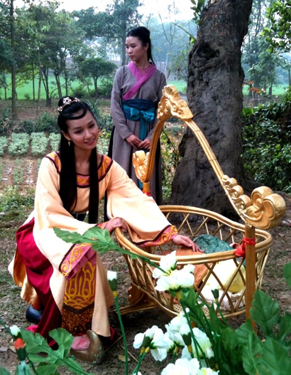 Lã Thanh Huyền tăng cân vì... “ngôi hoàng hậu” - 7 Lã Thanh Huyền tăng cân vì... “ngôi hoàng hậu” - 7
