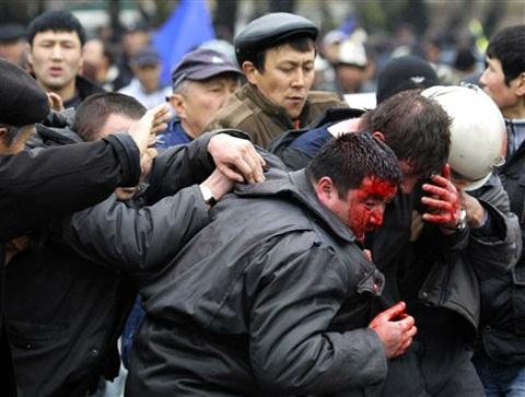 Phe đối lập lập chính phủ mới, không rõ số phận tổng thống - 3