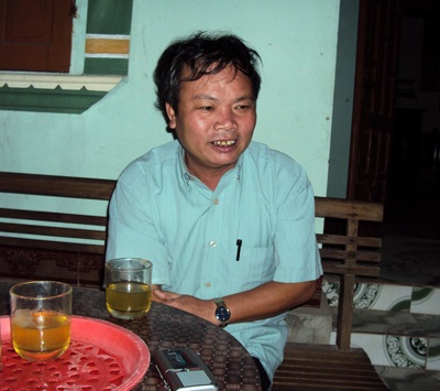 Khiển trách phó bí thư xã hành hung hàng xóm - 1 Khiển trách phó bí thư xã hành hung hàng xóm - 1