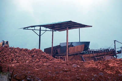 Một công nhân bị máy rửa quặng sắt nghiến thành ba khúc - 1 Một công nhân bị máy rửa quặng sắt nghiến thành ba khúc - 1
