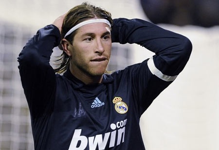 AC Milan “để mắt” tới trung vệ Sergio Ramos của Real - 1