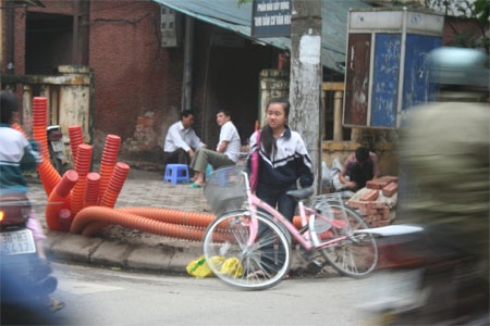 “Rắn nhân tạo” ngóc đầu… “cắn” người - 11