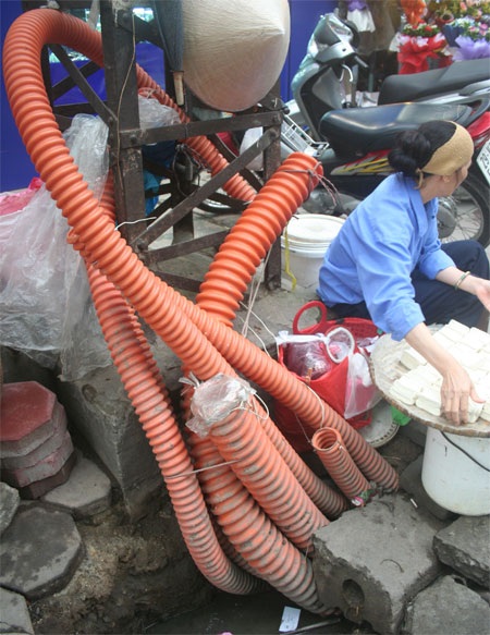 “Rắn nhân tạo” ngóc đầu… “cắn” người - 1