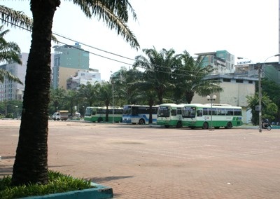 “Xén” công viên 23/9 làm trạm điều hành xe buýt - 1 “Xén” công viên 23/9 làm trạm điều hành xe buýt - 1