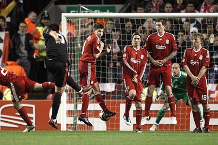 Đại thắng Benfica, Liverpool hiên ngang tiến vào bán kết - 3