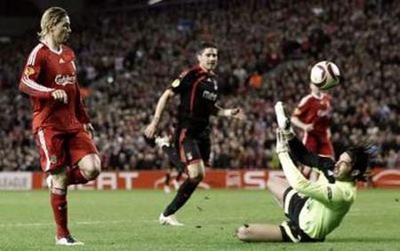 Đại thắng Benfica, Liverpool hiên ngang tiến vào bán kết - 2