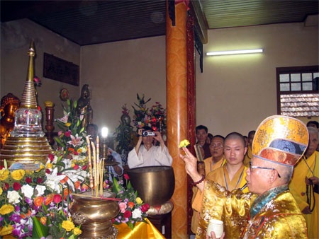 Ngọc xá lợi đã về chùa Phổ Minh tại Quảng Bình - 2