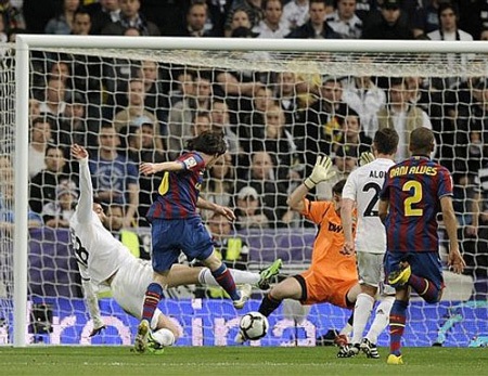 Messi lập công, Barcelona hạ gục Real Madrid - 2