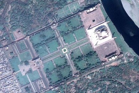 Ngắm những kỳ quan của thế giới qua Google Earth - 2