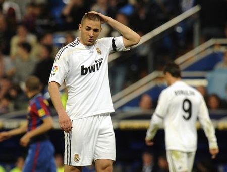 Fergie lên kế hoạch chiêu mộ Benzema và Silva - 1