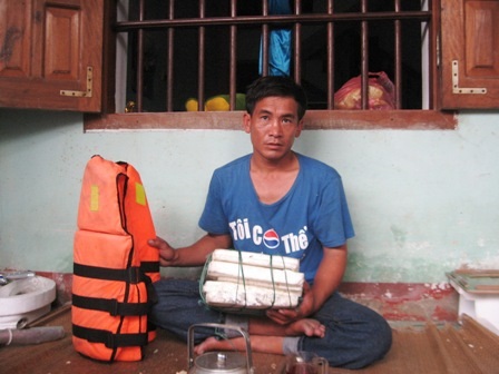 Chìm tàu, 7 ngư dân mất tích trên biển - 4