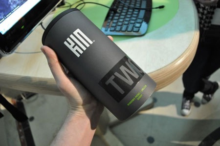 “Đập hộp” điện thoại Kin One và Kin Two - 5