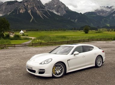 Porsche thu hồi xe Panamera tại Trung Quốc - 1 Porsche thu hồi xe Panamera tại Trung Quốc - 1