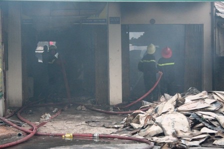 “Bà hỏa” ghé thăm trung tâm dịch vụ nhà đất  - 1